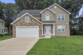 Building Photo - 164 River Cliff Cir