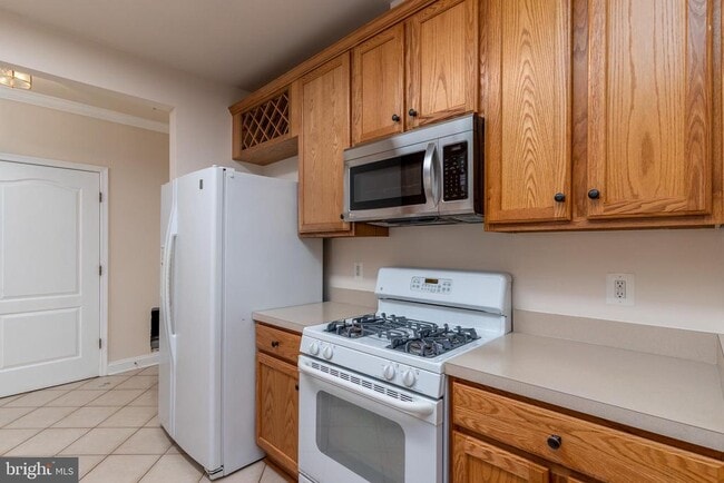 Building Photo - 5900 Whaleboat Dr