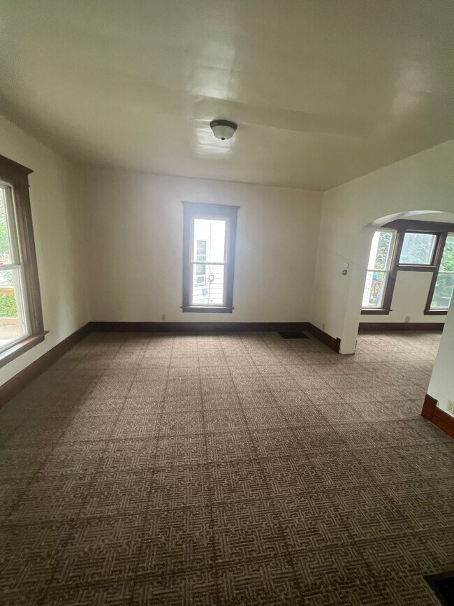 Foto del edificio - Large 4 Bedroom House