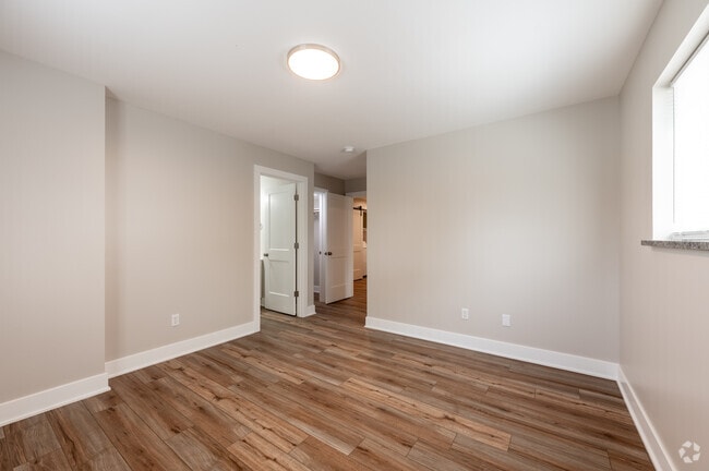 2BR, 2BA - 950SF - Primary Bedroom - Auburn West Apartments
