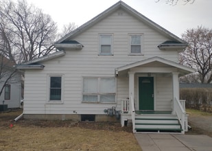 Building Photo - 5251 Stockwell St