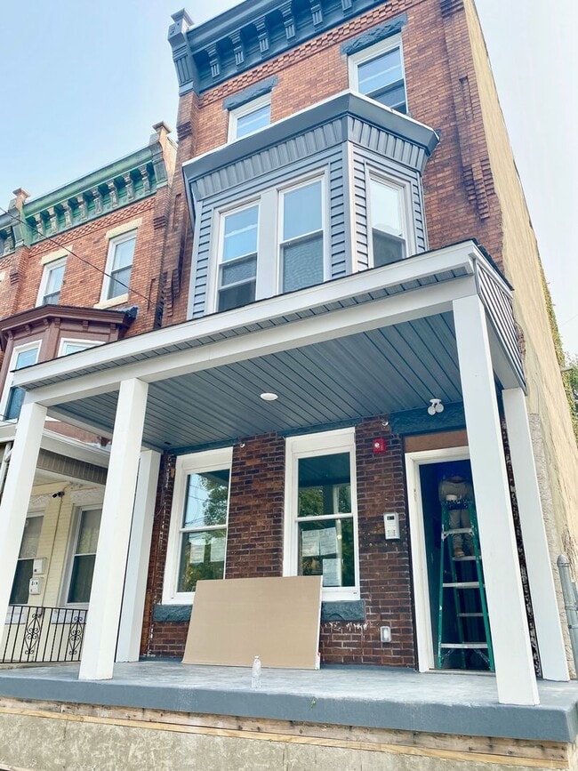 Foto del edificio - 4242 W Girard Ave