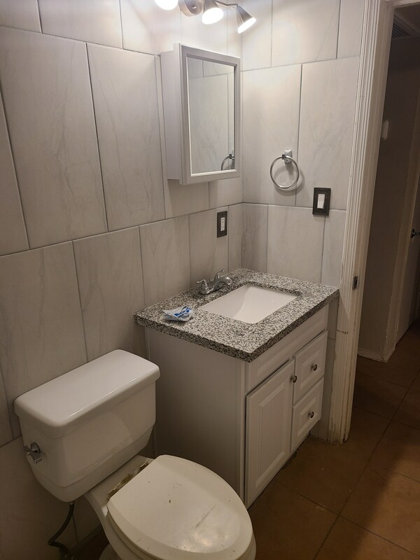 Foto del edificio - 5828 E 35th St