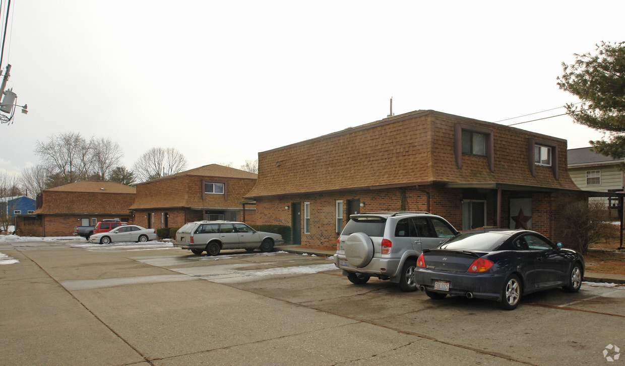 140 Tennis Ctr Dr, Marietta, OH 45750 Rentals in Marietta at 140 Tennis