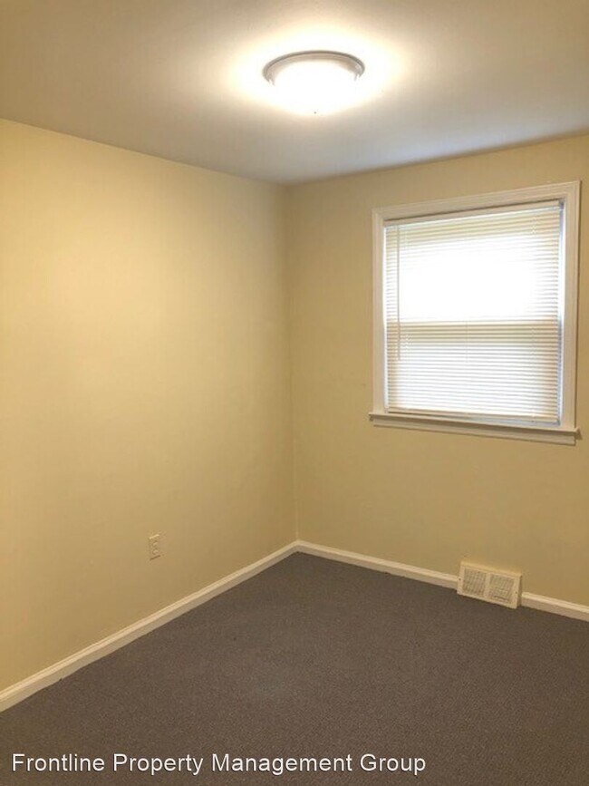 Building Photo - 3 br, 1 bath House - 10 Gail Rd