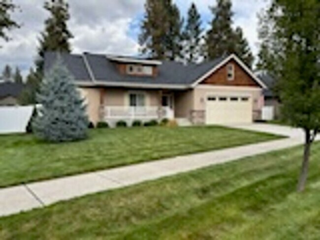 Foto del edificio - 1485 Chestnut Wy