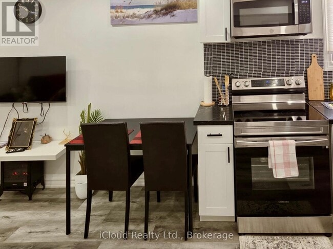 Photo du bâtiment - 2586 Foxmeadow Rd
