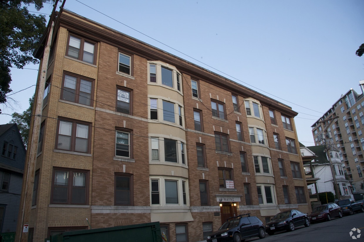 Primary Photo - 213 N Hamilton St