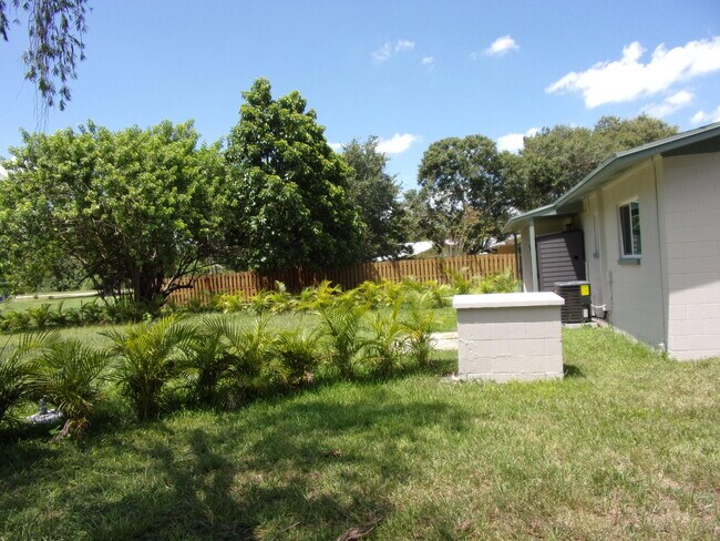 Foto del edificio - 4659 S 25th St