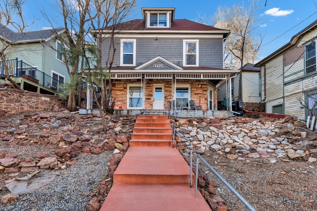 Front entrance - 1125 Manitou Ave