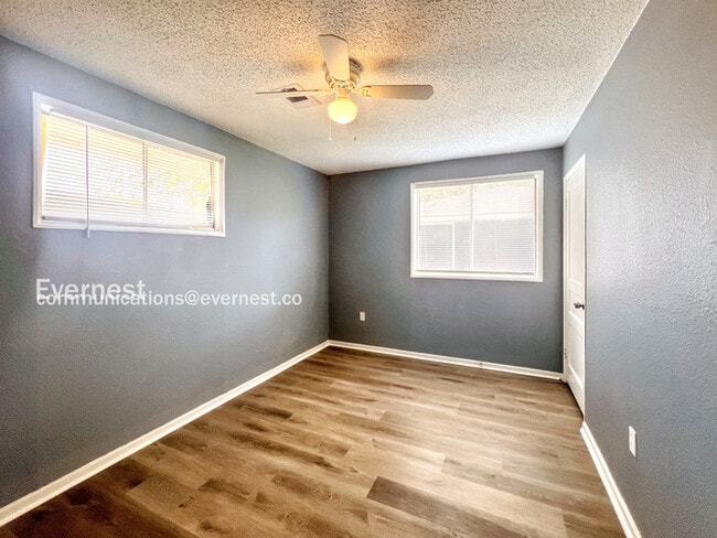 Building Photo - 41 Hiland Pl