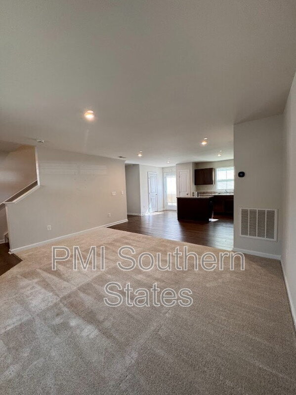 Building Photo - 926 Shakespeare Dr