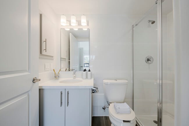 Building Photo - 190 – 200 Exbury Apartments