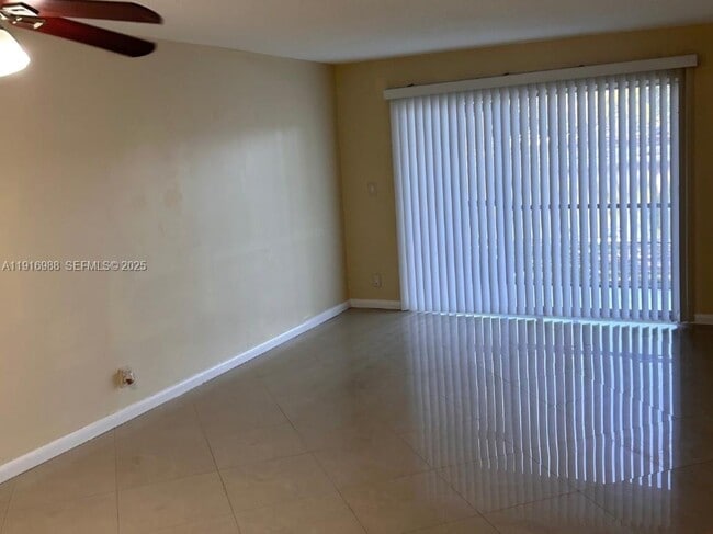 Foto del edificio - 7920 N Colony Cir
