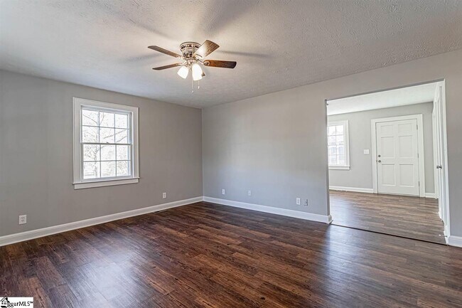 Foto del edificio - 474 Lindsey Lake Rd