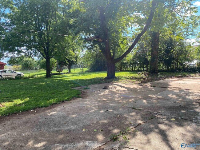 Foto del edificio - 3609 Lakewood Dr NW