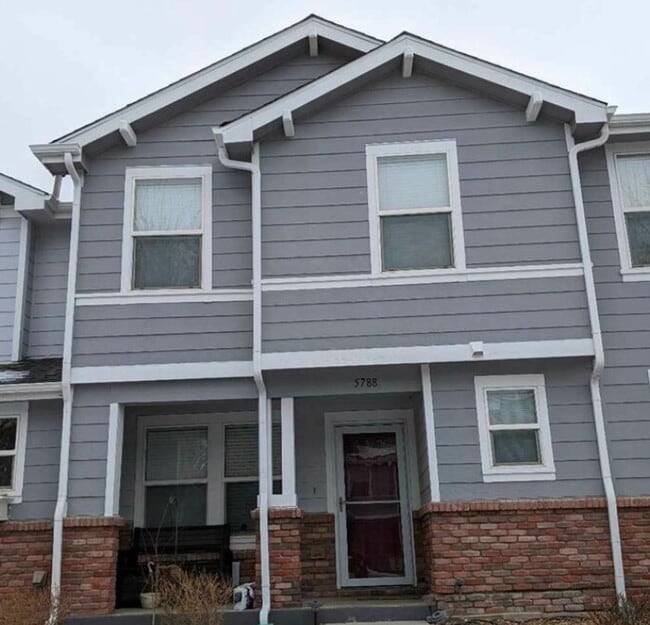 Building Photo - Eco-Friendly 3BR Townhome in Denver