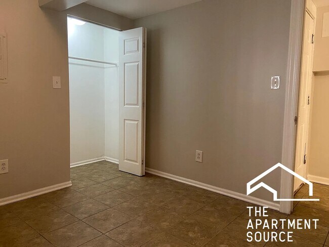 Building Photo - 4009 S Calumet Ave