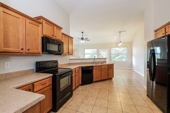 Building Photo - 7659 Romero Dr