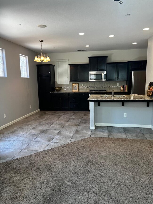 Building Photo - 7037 N Creative Dr