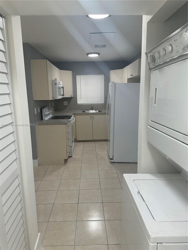 Foto del edificio - 13920 NE 2nd Ave