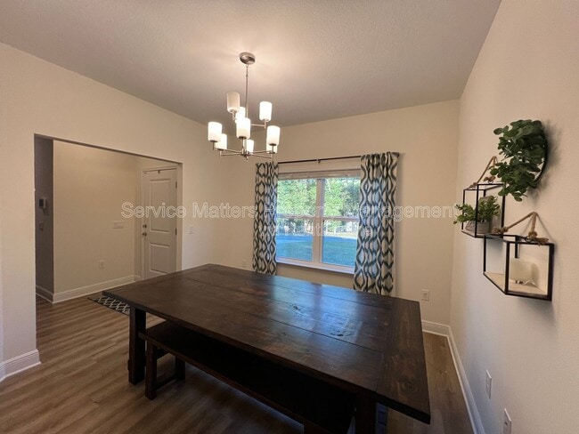 Foto del edificio - 4527 Plowman Ln