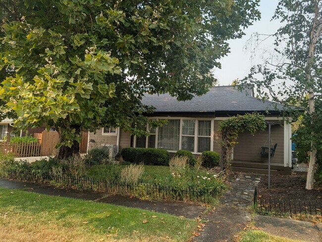 Foto del edificio - 501 NE Broadway St