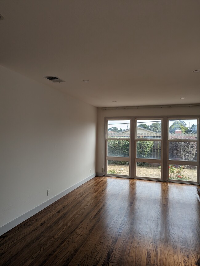Building Photo - 2531 Eucalyptus Way
