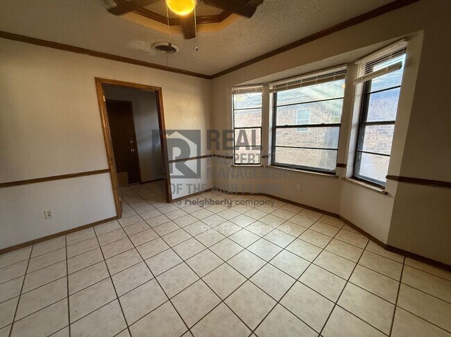 Foto del edificio - 7700 Cervin Dr