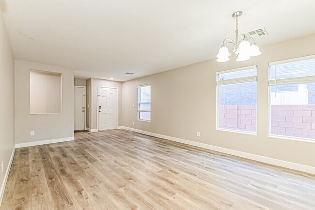 Foto del edificio - 217 Bella Matese Ave