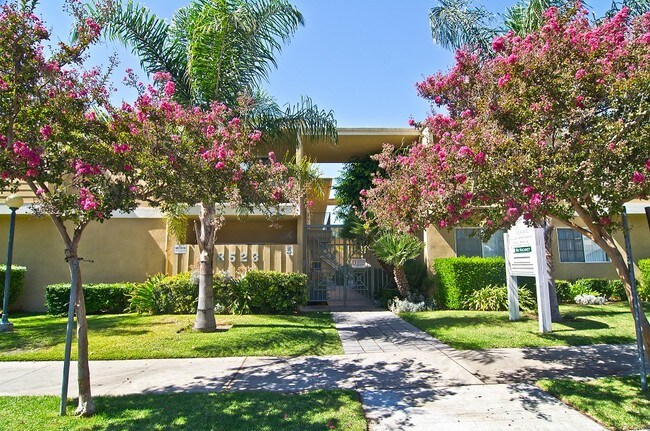 Building Photo - 8523 Etiwanda Ave