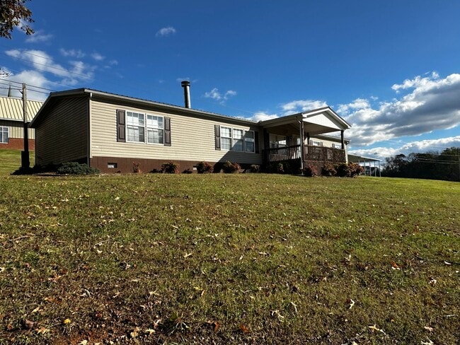 Building Photo - Spacious 4 bedroom/2 bath home for rent - ...