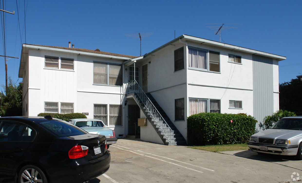 Primary Photo - 3624 Hughes Ave