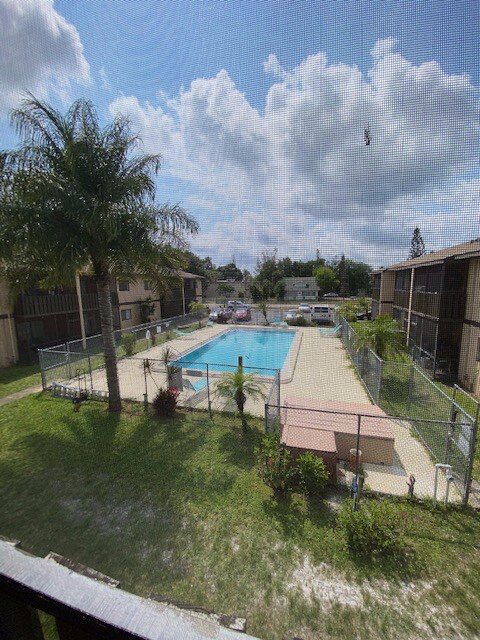 Photo - 2320 Maple Ave Apartment