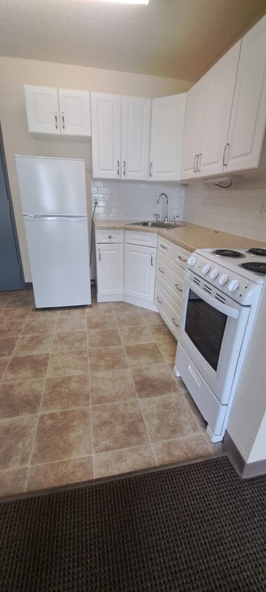 Photo principale - 13516-102 102 St NW
