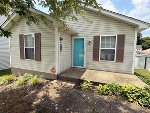 Building Photo - 5802 Lake Erie Dr