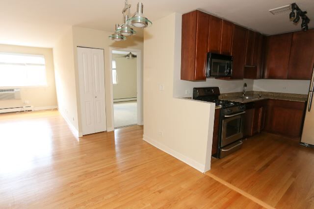 Foto del edificio - 630 W Wrightwood Ave