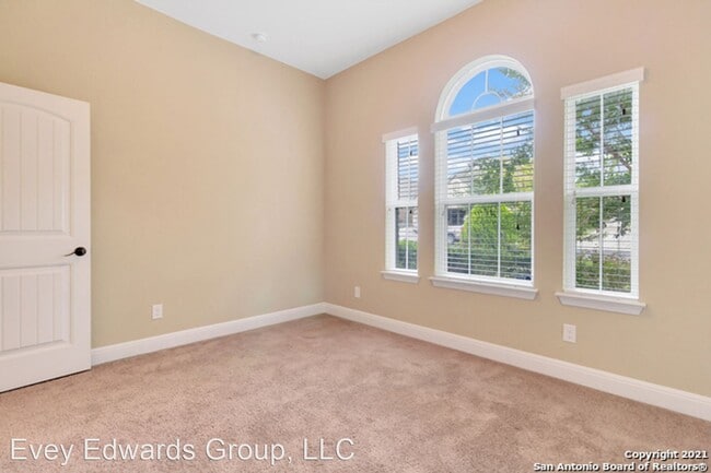 Building Photo - 5 br, 3 bath House - 12522 Lexi Petal