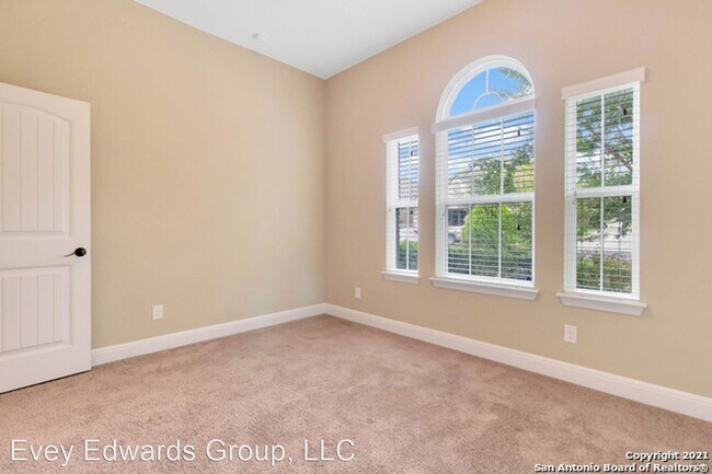 Foto del edificio - 5 br, 3 bath House - 12522 Lexi Petal