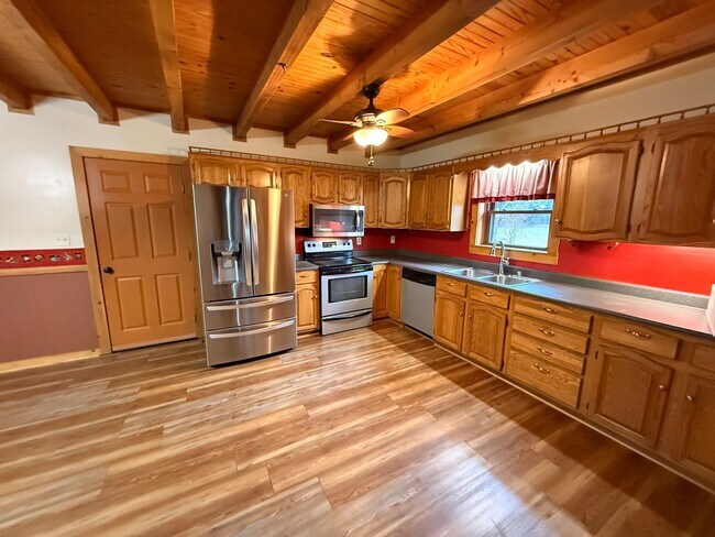 Foto del edificio - LOG HOME IN SIMPSONVILLE, KY