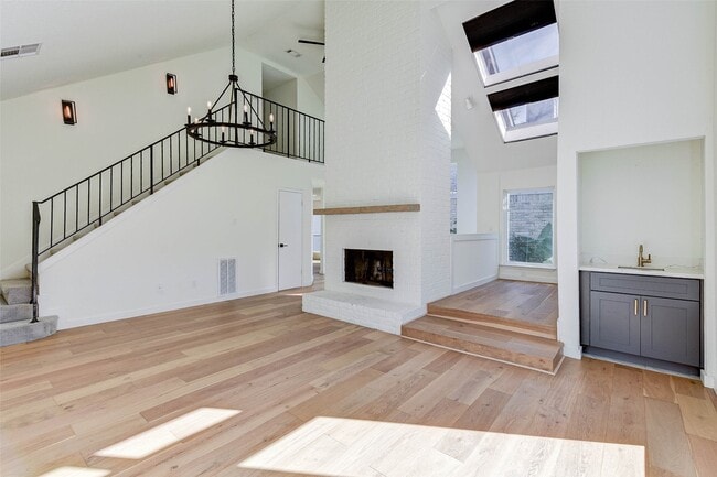 Building Photo - 5103 Austin St