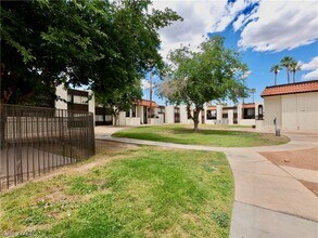 Building Photo - 1405 E Vegas Valley Dr
