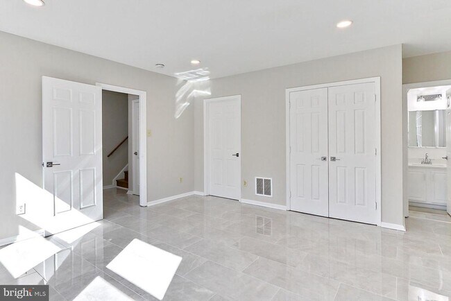 Building Photo - 2349 9th St S