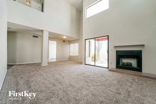 Building Photo - 5573 N Mica Mountain Dr