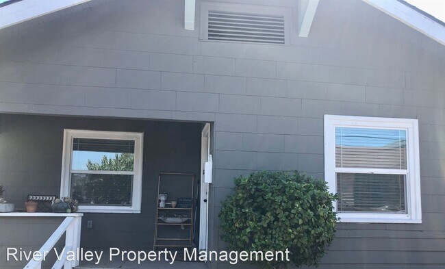 Building Photo - 2 br, 2 bath House - 3324 S Street