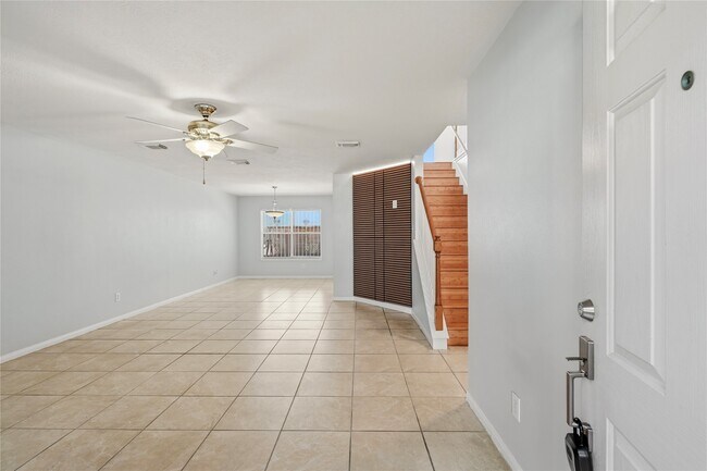Building Photo - 7027 Waveland Dr