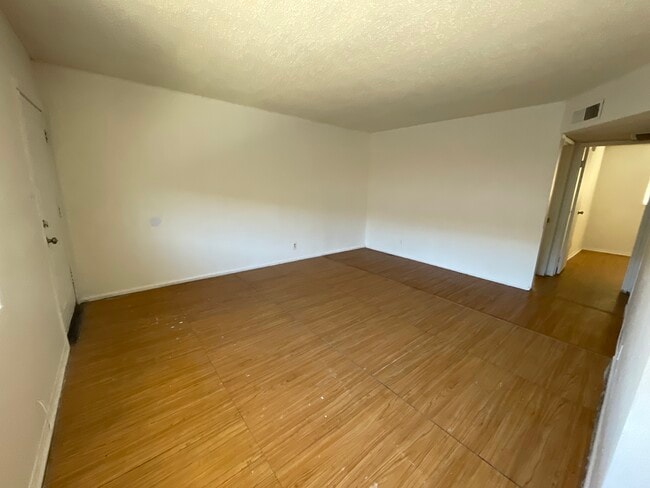 Foto del edificio - 705 Morgan Ave