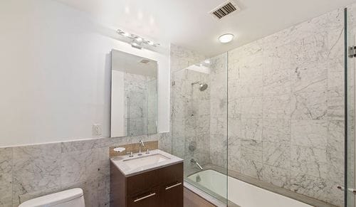 Building Photo - 281 W 28th St