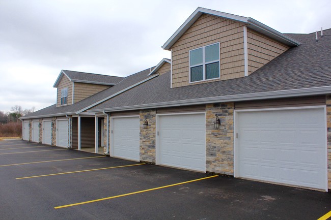 Attached Garages - Fox River Preserve II