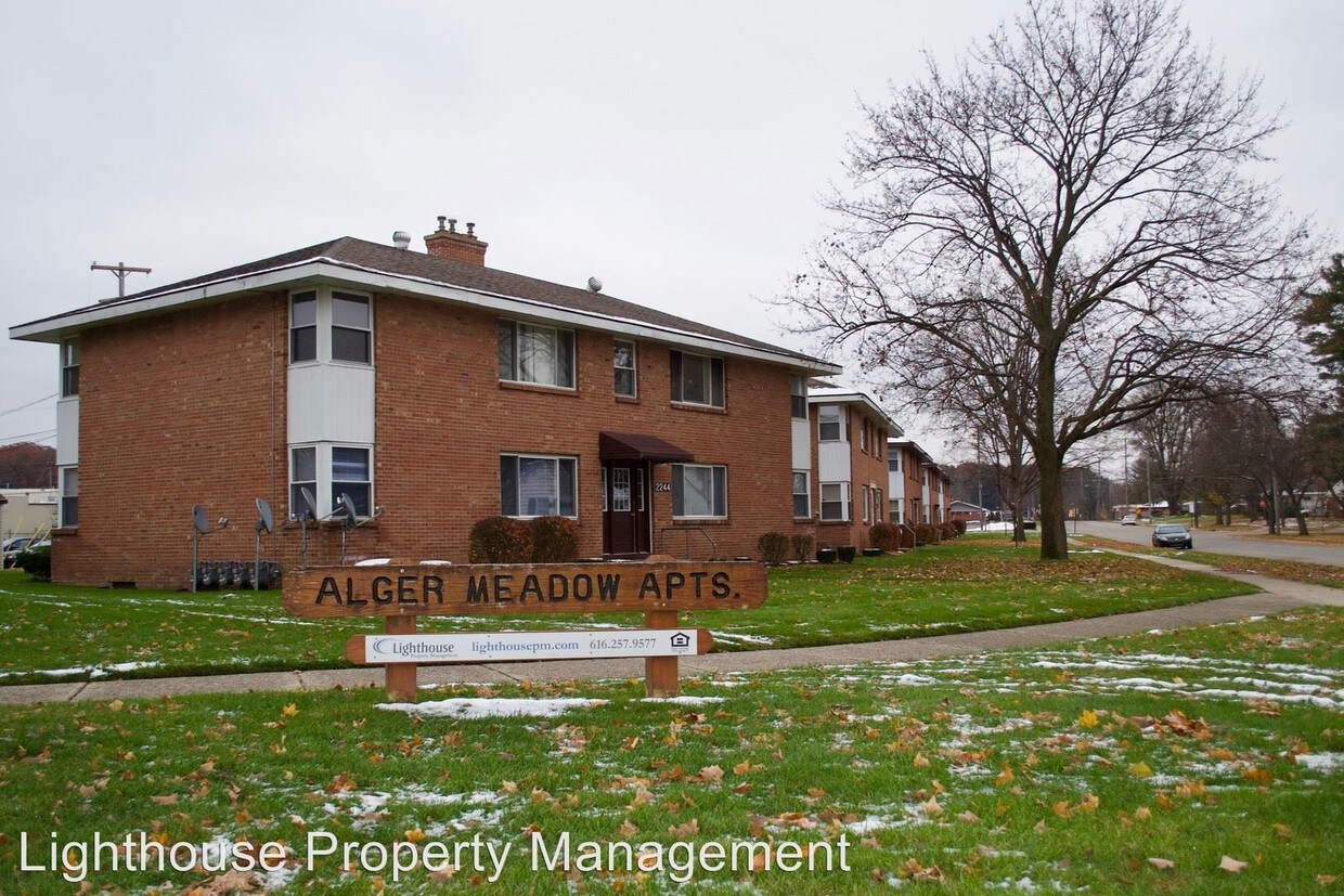 Primary Photo - 1212 Ottillia St SE